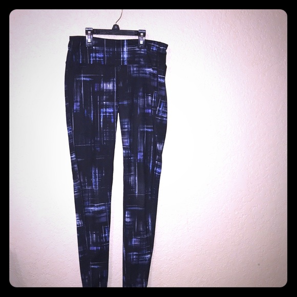 Athleta Pants - Gently Used Athleta Printed Leggings In Small